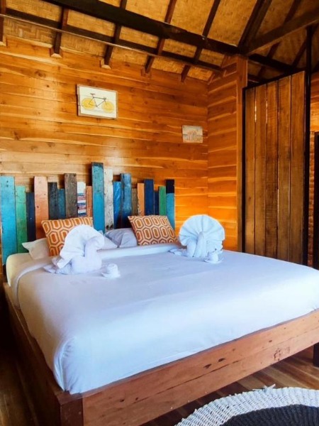 hotel and villa booking