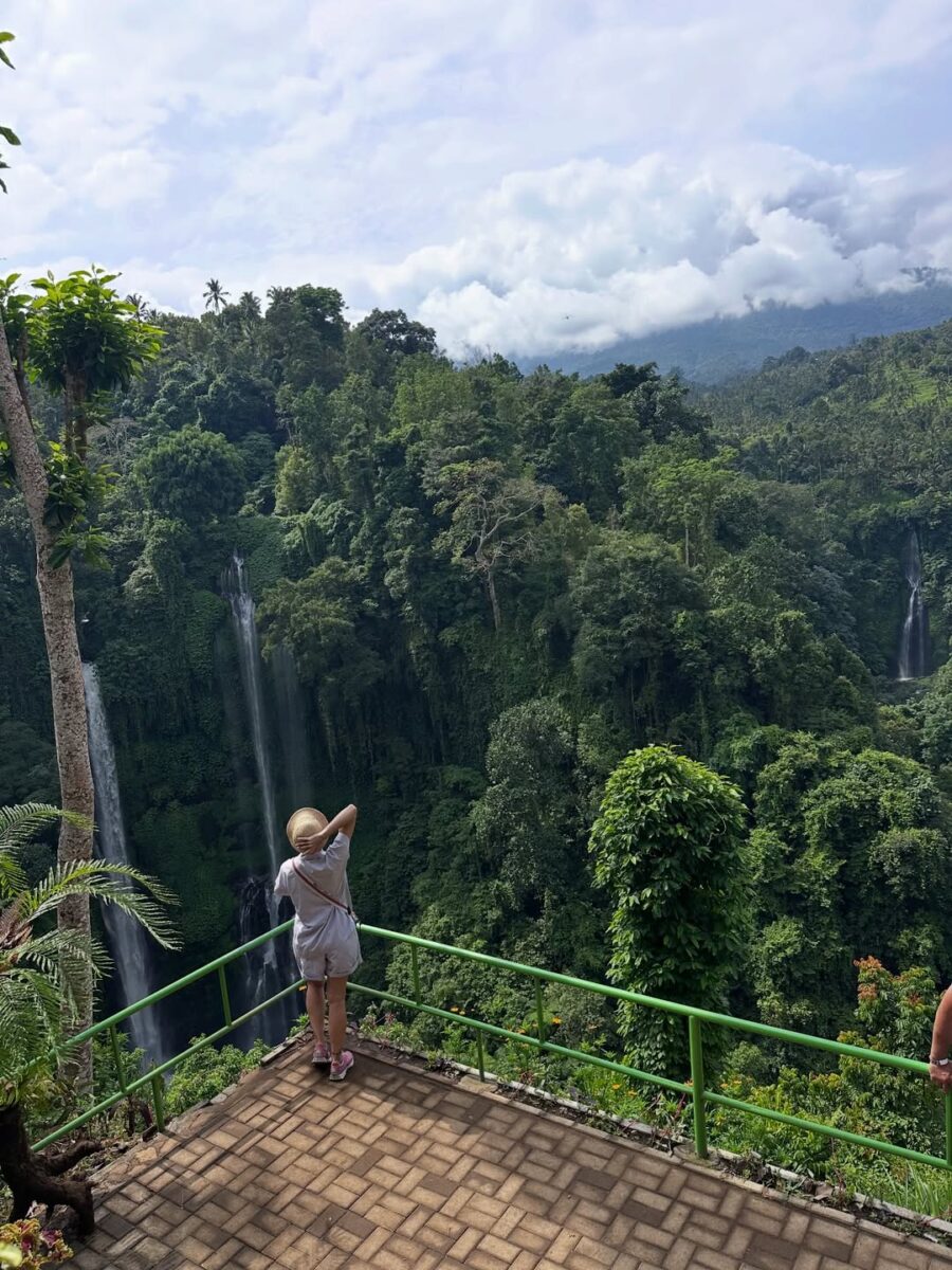 Medium Trek at Sekumpul Waterfall with Italian Guests